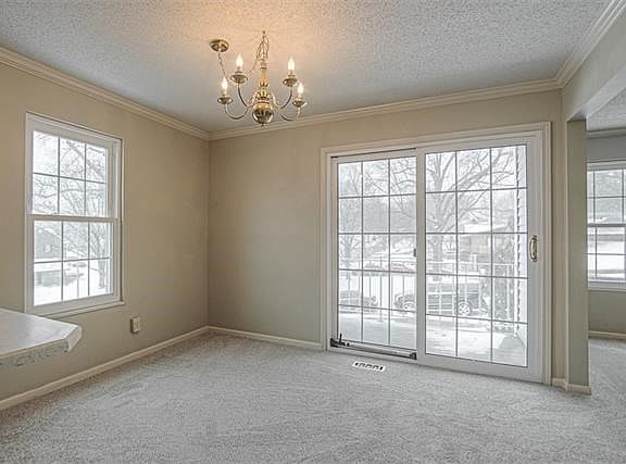 5th image of 11306 Oak St APT 1