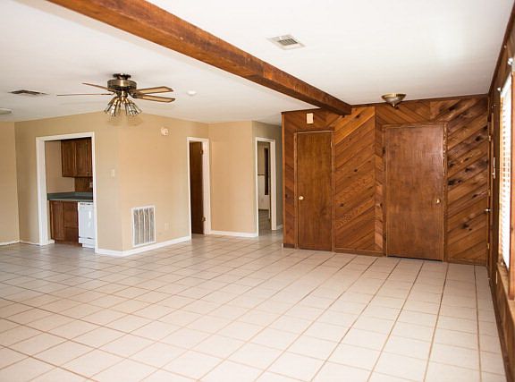 3rd image of 799 Sea Willow Dr