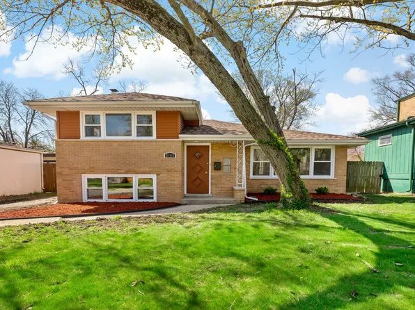 3105 Woodworth Pl, Hazel Crest, IL 60429