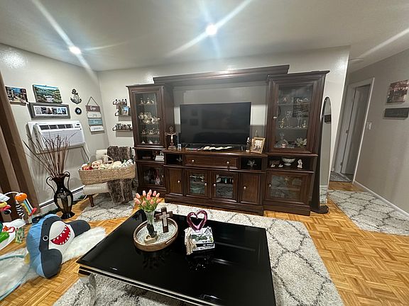 2nd image of 800 Governors Dr APT 24