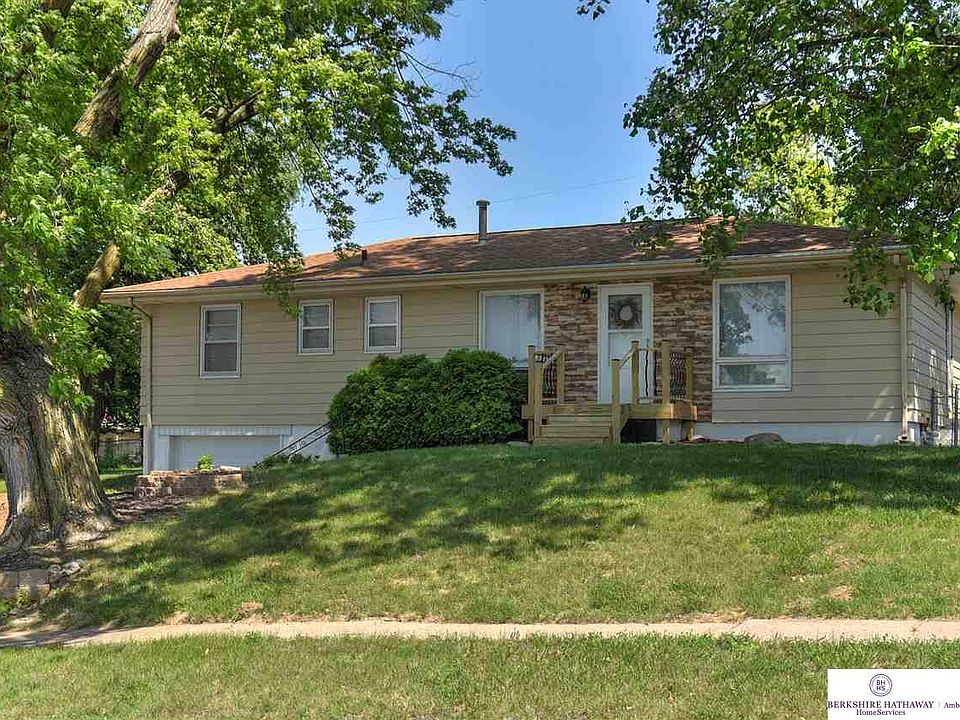 1st image of 1305 Pelton Ave