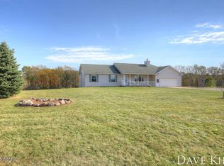 7627 Rhoades Dr, Middleville, MI 49333