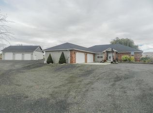 8203 N Wenas Rd, Selah, WA 98942