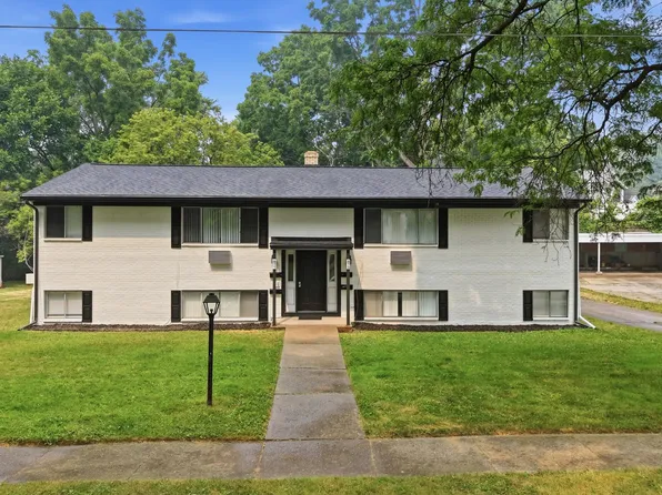 813 Carrier Creek Blvd NE, Grand Rapids, MI 49503