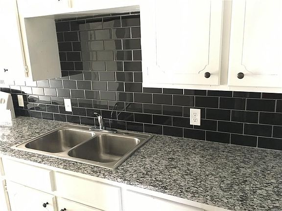 2nd image of 52 E Wilson St #B