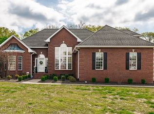 1121 Willow Lake Dr, Gallatin, TN 37066