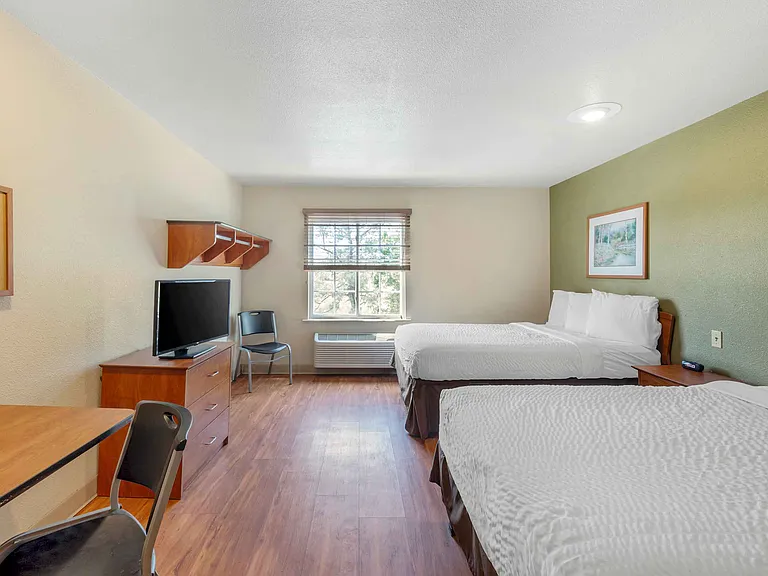 Studio Suite - 2 Full Beds