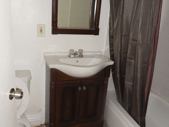 4th image of 1343 E 33rd St