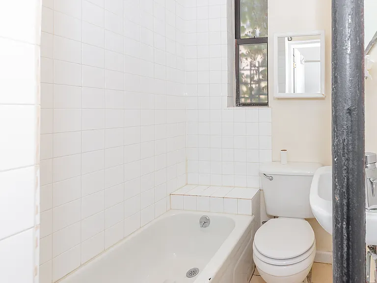 244 Roebling St #5 — Photo 7