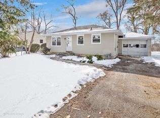 147 Cherry St, Cary, IL 60013