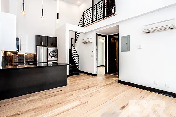 Rented by EXR | media 45