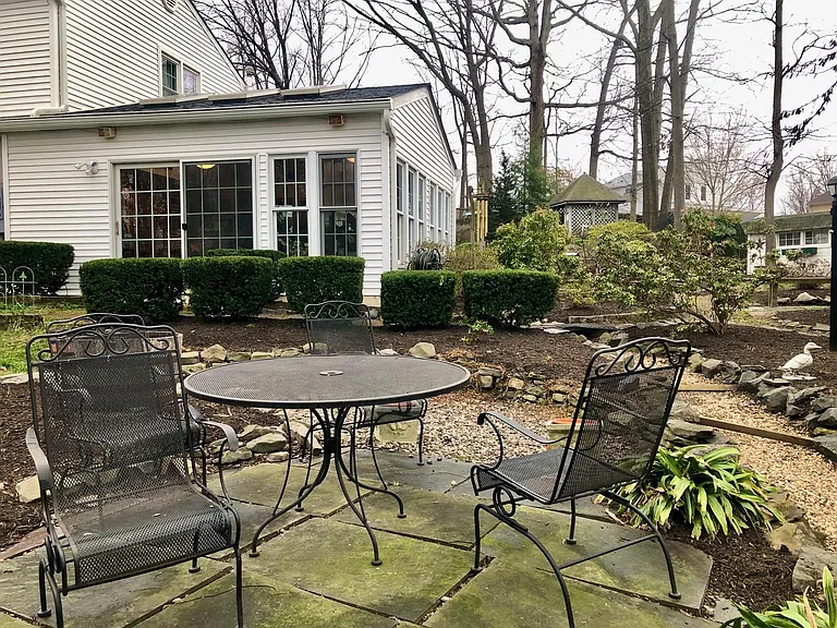 6364 Woodland Ridge Ct — Photo 10