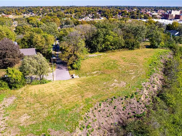1102 Elwood St, Saint Joseph, MO 64501