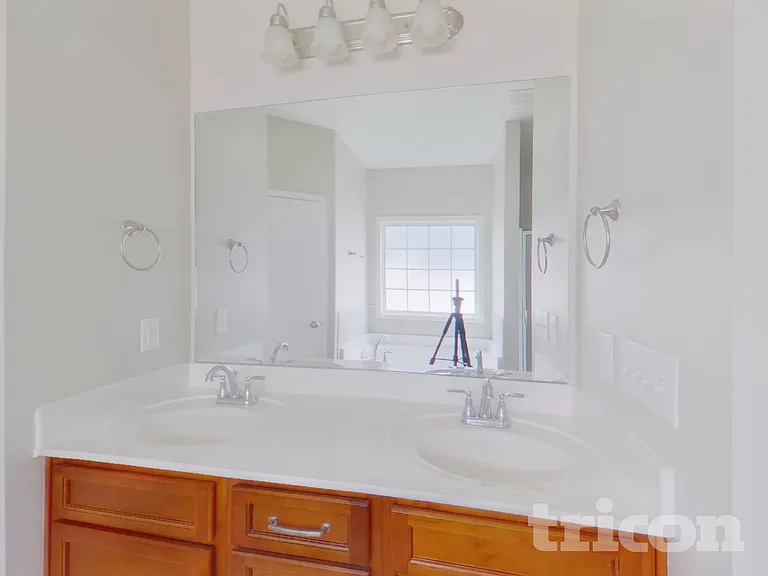 812 Ellyson Dr — Photo 10