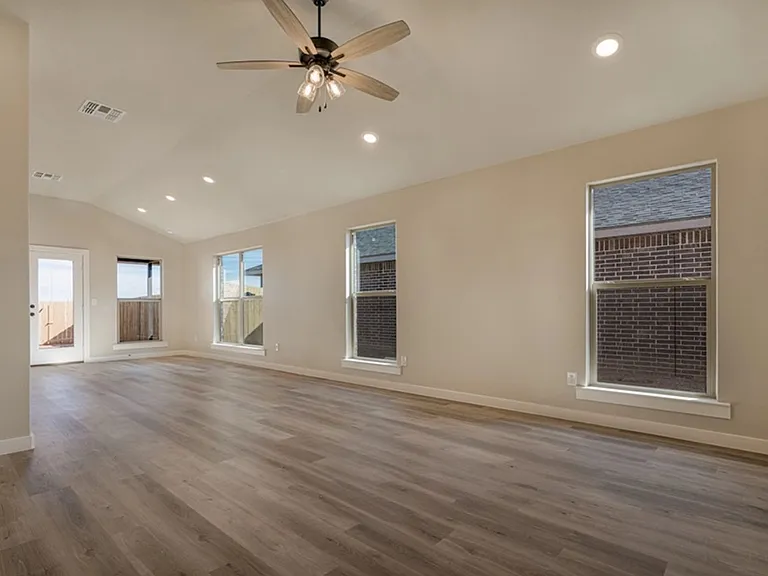 2150 Kokomo Ave — Photo 4