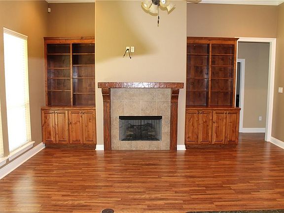 3rd image of 123 Lakefront Dr