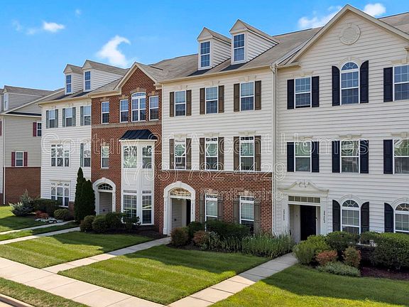 3rd image of 24676 Hutchinson Farm Dr