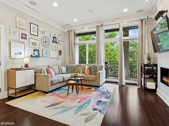 3rd image of 4847 N Ashland Ave #2N