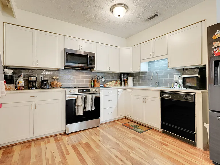 5323 Hansel Ave #E14 — Photo 5