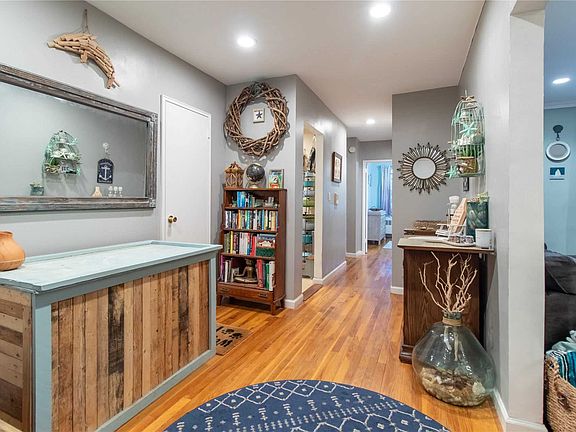 2nd image of 309 Palmer Ter APT 1E