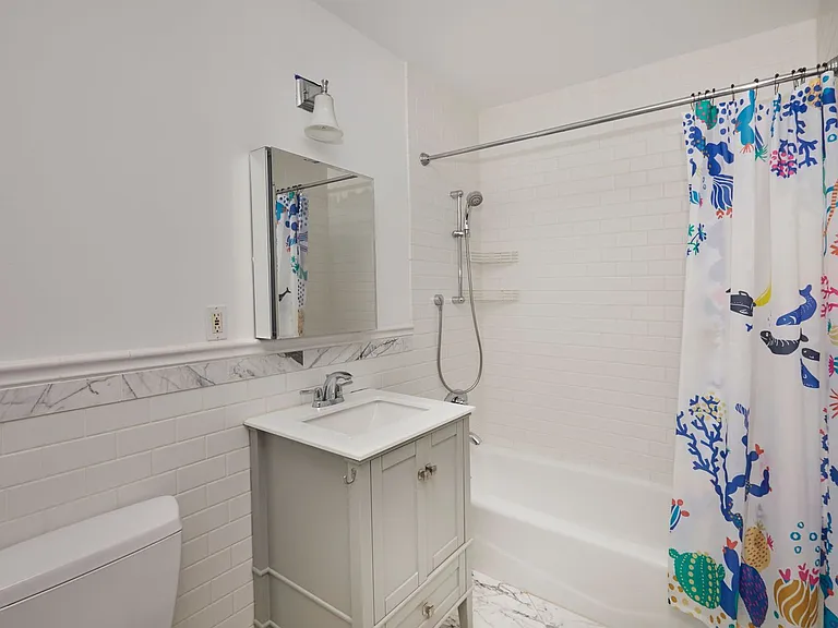 543 16th St #1R — Photo 11