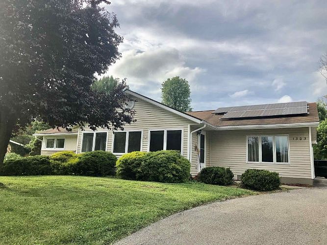 1st image of 1303 E Fairwood Dr