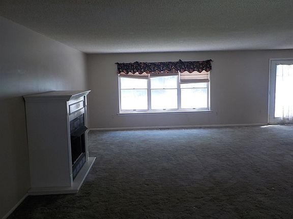 4th image of 37 Jill Ave