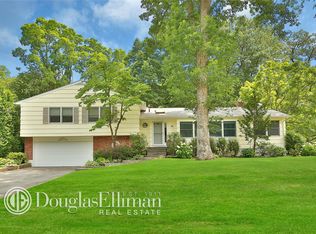 29 Rolling Way, New Rochelle, NY 10804