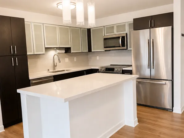 400 Keawe St APT 403, Honolulu, HI 96813
