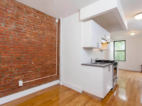 209 E 4th St APT 5, New York, NY 10009
