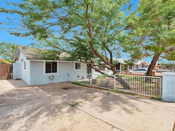 2nd image of 1134 E Desert Dr