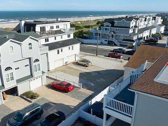 4th image of 2909 Landis Ave N #Sea