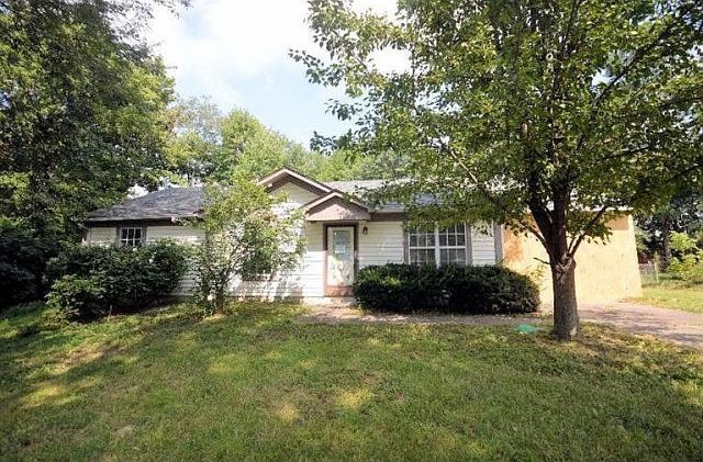 1st image of 3919 Greentree Ter