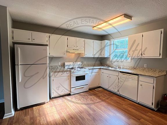 5th image of 215 Nowlin Dr #A