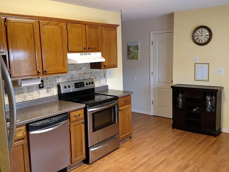 549 Wade Rd SE — Photo 10
