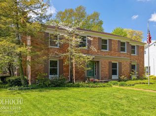 393 Lakeland St, Grosse Pointe, MI 48230
