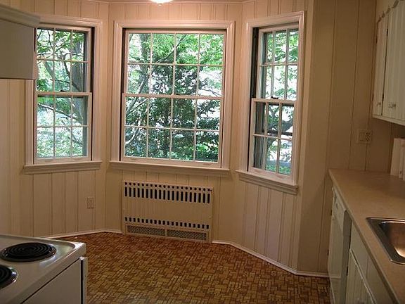 5th image of 398 Sicomac Ave