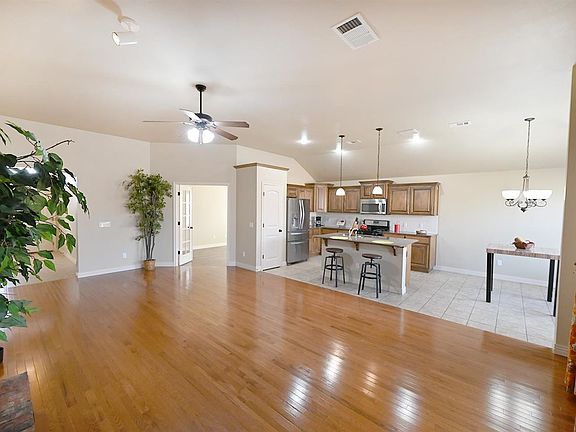 3rd image of 4224 W Prescot Dr