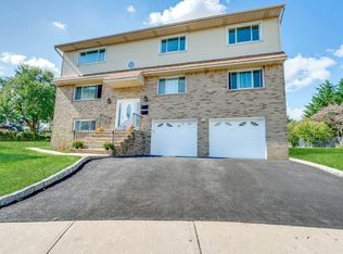 9 Alfred Pl, Little Ferry, NJ 07643