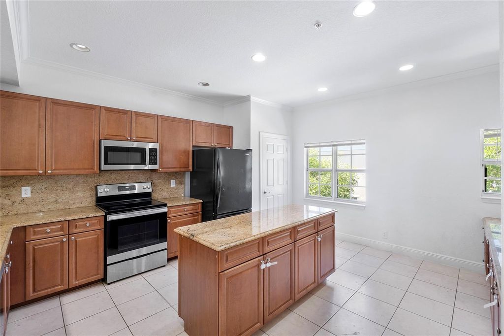 651 SW 1st Ave #614-2, photo 7