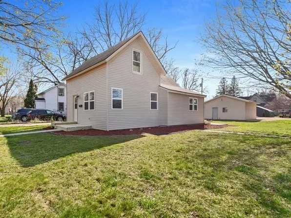 121 N Pearl St, River Falls, WI 54022