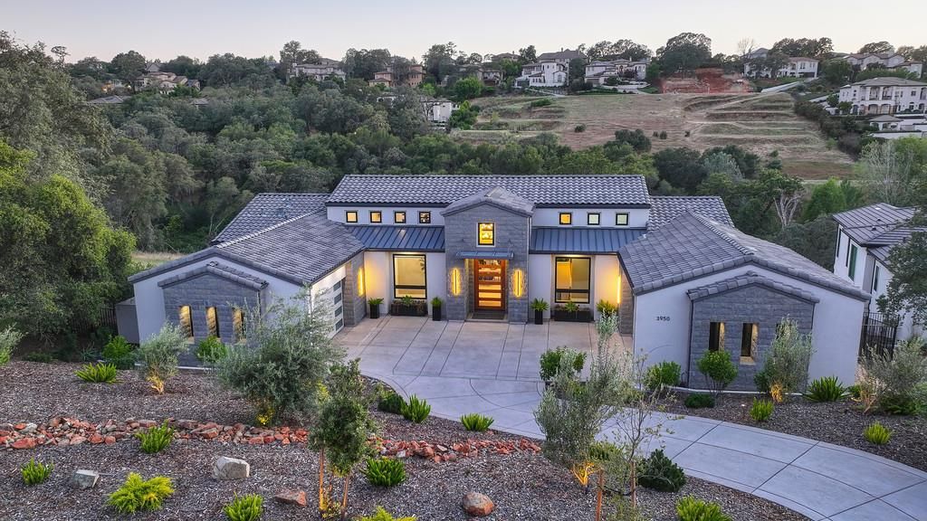 3950 Errante Drive 2
