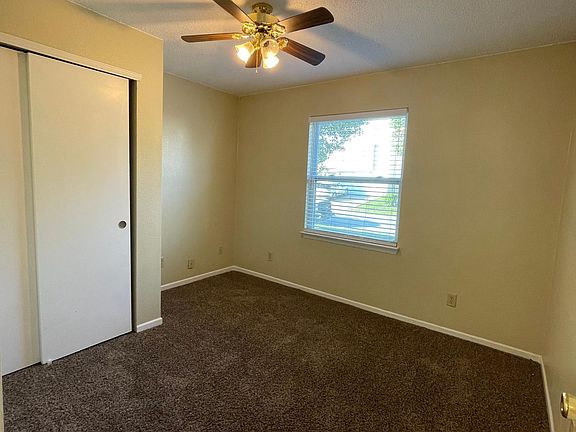 3rd image of 49 Winterwood Dr