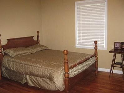 5th image of 506 Holiday Park Dr