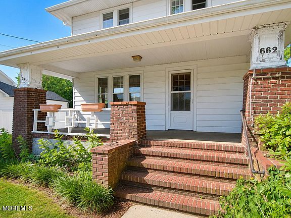 5th image of 662 Campbell Avenue