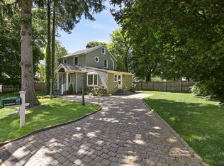 127 Longfellow Ave, Fairfield, CT 06825