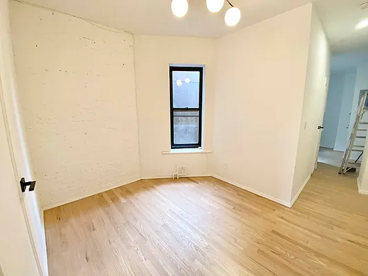 Rented by J PRESTON AND ASSOCIATES INC | media 14