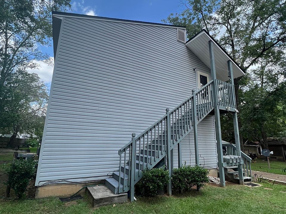 1st image of 912 W Franklin St #B