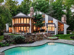 352 Pond View Rd, Devon, PA 19333