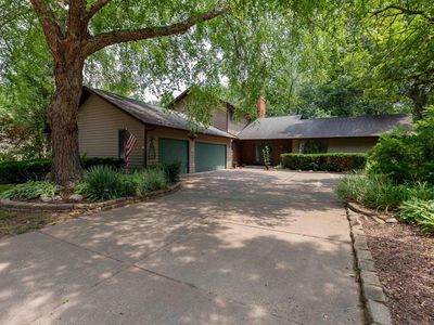 10 Velie Dr, Moline, IL, 61265